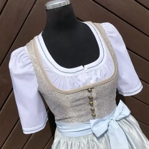 Waldorff Dirndlbluse kurzarm mit Stickerei grün – Bild 1 – Chiemgauer Heimatwerk Trachten-Onlineshop Waldorff Dirndlbluse kurzarm mit Stickerei grün - Bild 1 - Chiemgauer Heimatwerk Trachten-Onlineshop