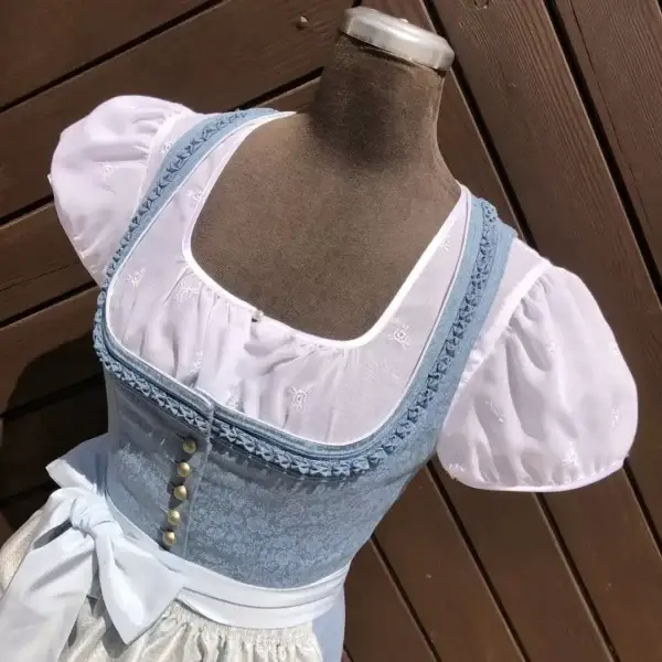 Waldorff Dirndlbluse kurzarm mit Stickerei Rosen No. 2 – Bild 1 – Chiemgauer Heimatwerk Trachten-Onlineshop Waldorff Dirndlbluse kurzarm mit Stickerei Rosen No. 2 - Bild 1 - Chiemgauer Heimatwerk Trachten-Onlineshop
