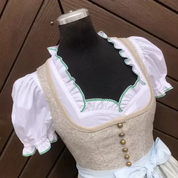 Waldorff Dirndlbluse kurzarm mit Zackenlitze grรผn No. 2 – Bild 1 – Chiemgauer Heimatwerk Trachten-Onlineshop Waldorff Dirndlbluse kurzarm mit Zackenlitze grรผn No. 2 - Bild 1 - Chiemgauer Heimatwerk Trachten-Onlineshop