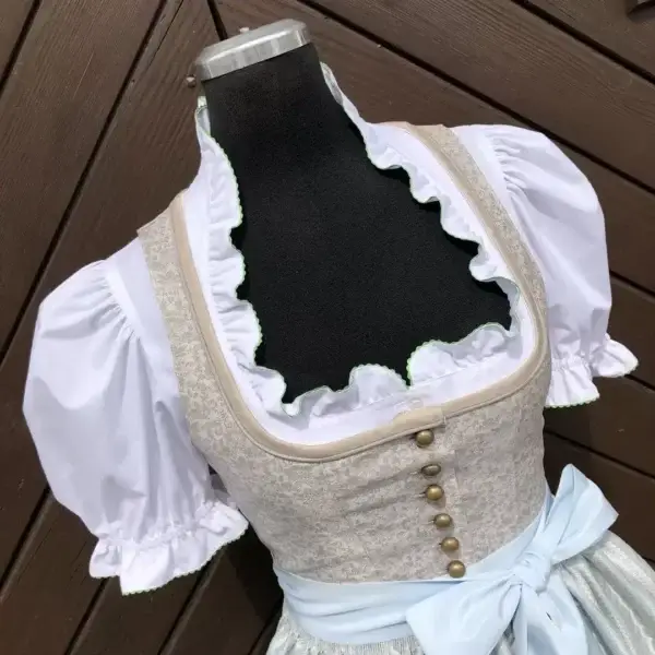 Waldorff Dirndlbluse kurzarm mit Zackenlitze hellgrรผn – Bild 1 – Chiemgauer Heimatwerk Trachten-Onlineshop Waldorff Dirndlbluse kurzarm mit Zackenlitze hellgrรผn - Bild 1 - Chiemgauer Heimatwerk Trachten-Onlineshop