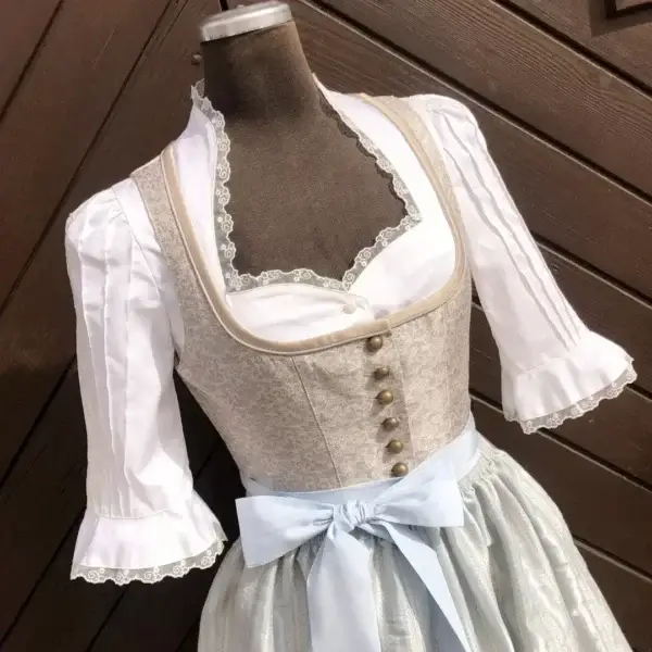 Waldorff Dirndlbluse langarm in creme No. 1 – Bild 1 – Chiemgauer Heimatwerk Trachten-Onlineshop Waldorff Dirndlbluse langarm in creme No. 1 - Bild 1 - Chiemgauer Heimatwerk Trachten-Onlineshop
