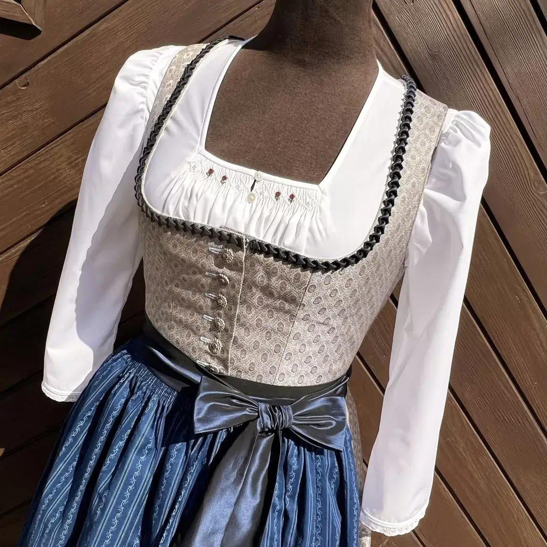 Waldorff Dirndlbluse langarm Miederbluse No. 11 – Bild 1 – Chiemgauer Heimatwerk Trachten-Onlineshop Waldorff Dirndlbluse langarm Miederbluse No. 11 - Bild 1 - Chiemgauer Heimatwerk Trachten-Onlineshop