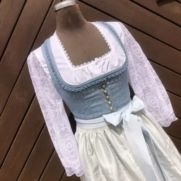 Waldorff Dirndlbluse langarm Miederbluse No. 12 – Bild 1 – Chiemgauer Heimatwerk Trachten-Onlineshop Waldorff Dirndlbluse langarm Miederbluse No. 12 - Bild 1 - Chiemgauer Heimatwerk Trachten-Onlineshop