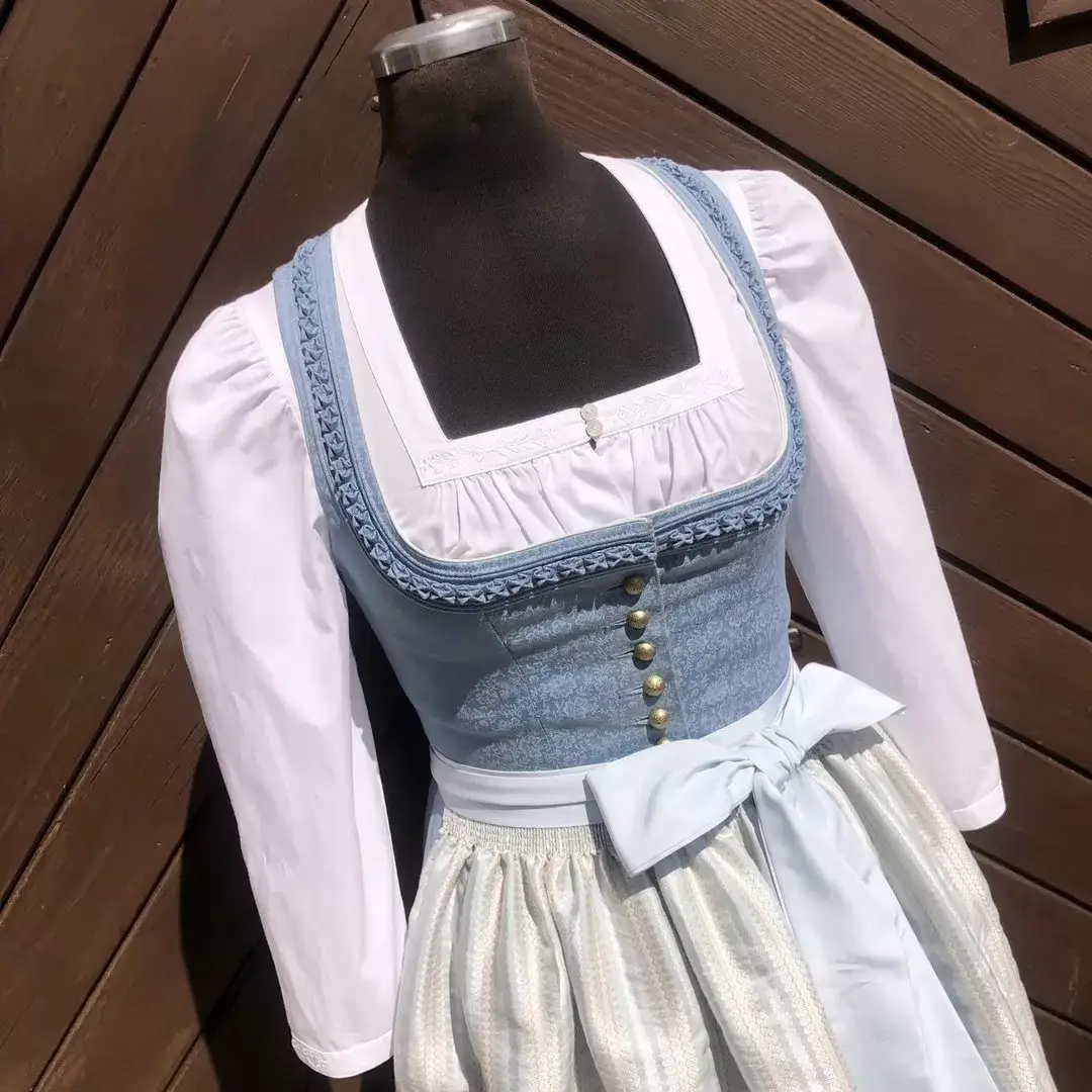 Waldorff Dirndlbluse langarm Miederbluse No. 13 – Bild 1 – Chiemgauer Heimatwerk Trachten-Onlineshop Waldorff Dirndlbluse langarm Miederbluse No. 13 - Bild 1 - Chiemgauer Heimatwerk Trachten-Onlineshop