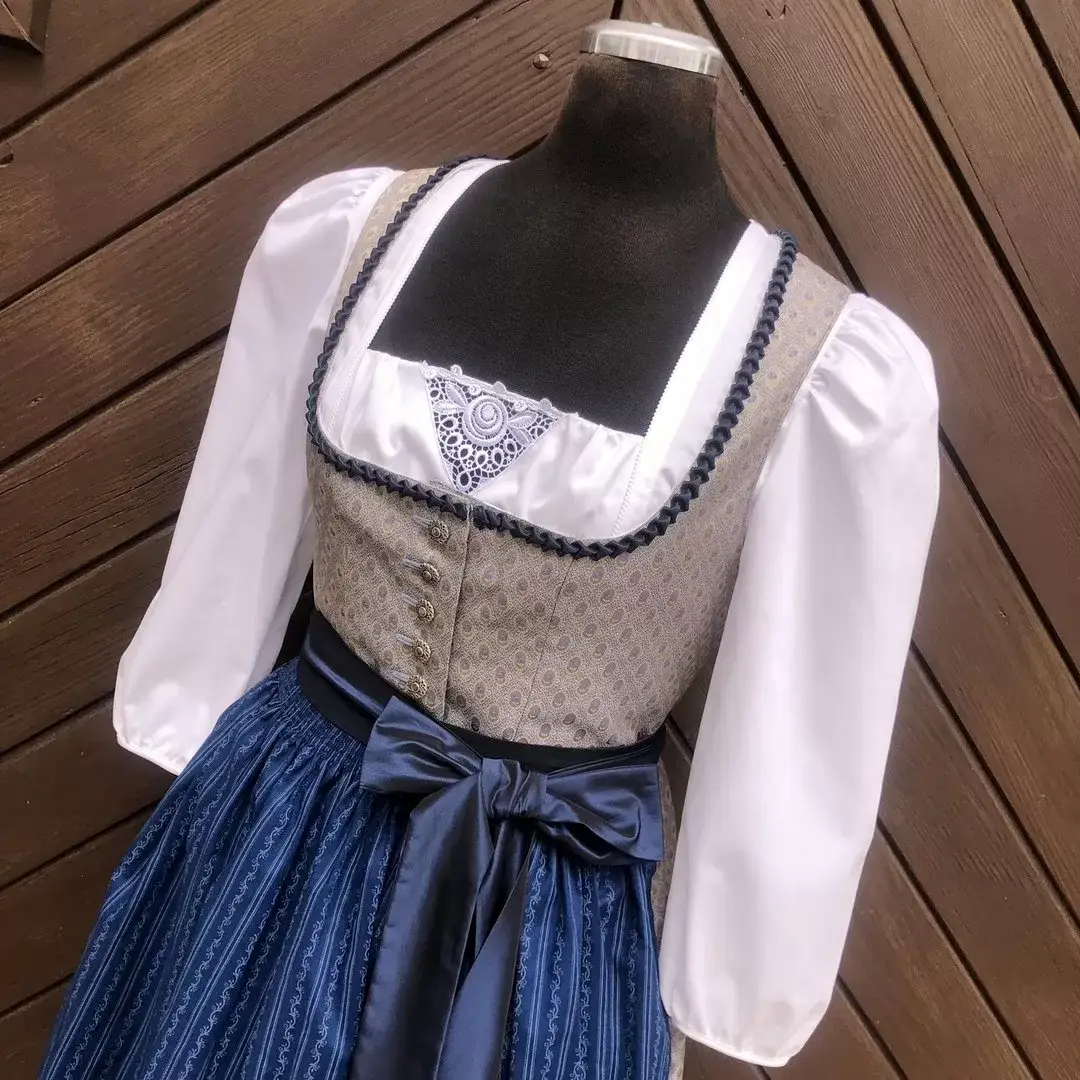Waldorff Dirndlbluse langarm Miederbluse No. 16 – Bild 1 – Chiemgauer Heimatwerk Trachten-Onlineshop Waldorff Dirndlbluse langarm Miederbluse No. 16 - Bild 1 - Chiemgauer Heimatwerk Trachten-Onlineshop