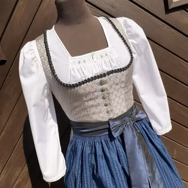 Waldorff Dirndlbluse langarm Miederbluse No. 6 – Bild 1 – Chiemgauer Heimatwerk Trachten-Onlineshop Waldorff Dirndlbluse langarm Miederbluse No. 6 - Bild 1 - Chiemgauer Heimatwerk Trachten-Onlineshop