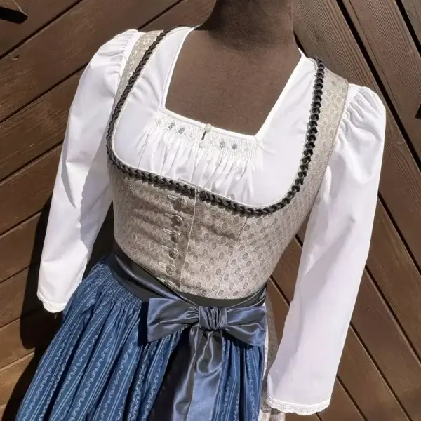 Waldorff Dirndlbluse langarm Miederbluse No. 8 – Bild 1 – Chiemgauer Heimatwerk Trachten-Onlineshop Waldorff Dirndlbluse langarm Miederbluse No. 8 - Bild 1 - Chiemgauer Heimatwerk Trachten-Onlineshop