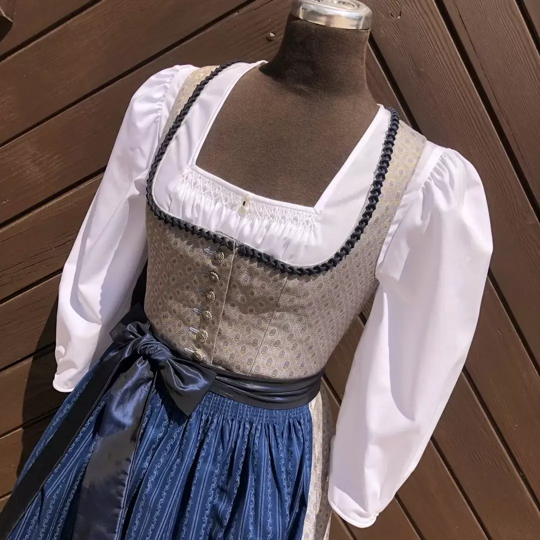Waldorff Dirndlbluse langarm mit Perlen No. 2 – Bild 1 – Chiemgauer Heimatwerk Trachten-Onlineshop Waldorff Dirndlbluse langarm mit Perlen No. 2 - Bild 1 - Chiemgauer Heimatwerk Trachten-Onlineshop