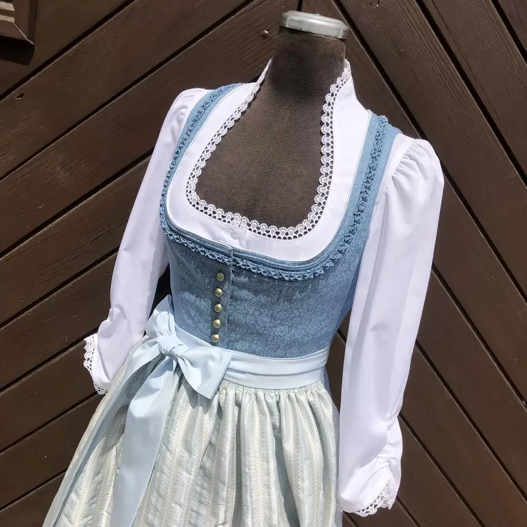 Waldorff Dirndlbluse langarm mit Schneewittchenkragen – Bild 1 – Chiemgauer Heimatwerk Trachten-Onlineshop Waldorff Dirndlbluse langarm mit Schneewittchenkragen - Bild 1 - Chiemgauer Heimatwerk Trachten-Onlineshop
