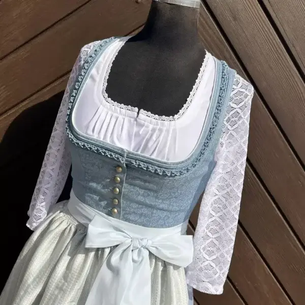Waldorff Dirndlbluse langarm mit Spitzenärmeln No. 4 – Bild 1 – Chiemgauer Heimatwerk Trachten-Onlineshop Waldorff Dirndlbluse langarm mit Spitzenärmeln No. 4 - Bild 1 - Chiemgauer Heimatwerk Trachten-Onlineshop