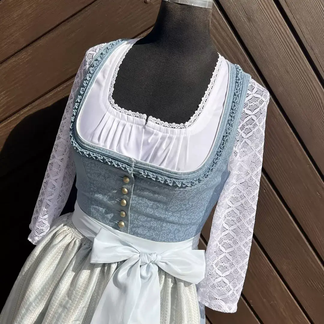 Waldorff Dirndlbluse langarm mit Spitzenärmeln No. 4 – Bild 1 – Chiemgauer Heimatwerk Trachten-Onlineshop Waldorff Dirndlbluse langarm mit Spitzenärmeln No. 4 - Bild 1 - Chiemgauer Heimatwerk Trachten-Onlineshop