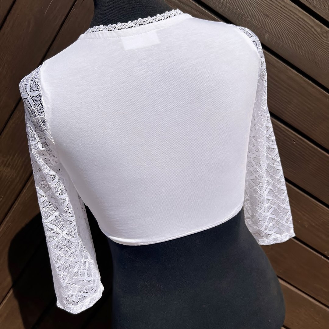 Waldorff Dirndlbluse langarm mit Spitzenärmeln No. 4 – Bild 57 – Chiemgauer Heimatwerk Trachten-Onlineshop Waldorff Dirndlbluse langarm mit Spitzenärmeln No. 4 - Bild 57 - Chiemgauer Heimatwerk Trachten-Onlineshop