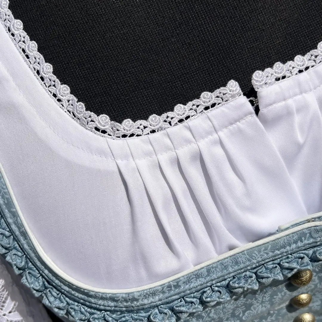Waldorff Dirndlbluse langarm mit Spitzenärmeln No. 4 – Bild 7 – Chiemgauer Heimatwerk Trachten-Onlineshop Waldorff Dirndlbluse langarm mit Spitzenärmeln No. 4 - Bild 7 - Chiemgauer Heimatwerk Trachten-Onlineshop