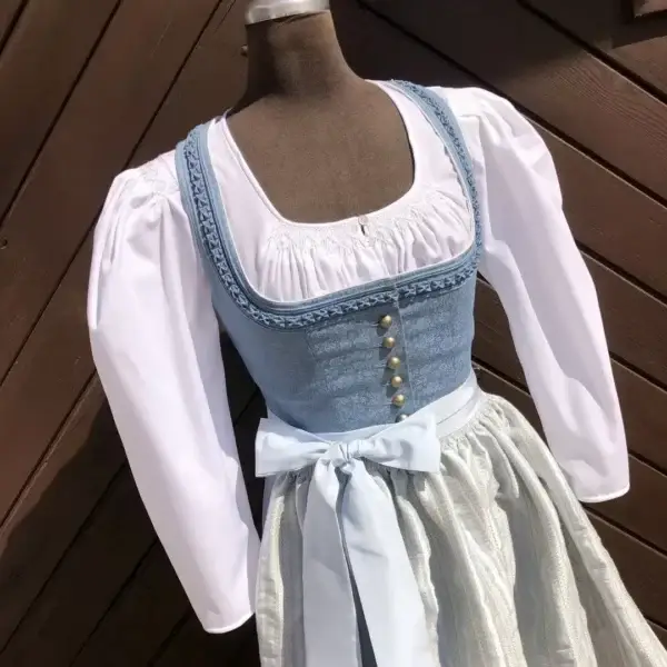 Waldorff Dirndlbluse langarm mit Stickerei No. 7 – Bild 1 – Chiemgauer Heimatwerk Trachten-Onlineshop Waldorff Dirndlbluse langarm mit Stickerei No. 7 - Bild 1 - Chiemgauer Heimatwerk Trachten-Onlineshop
