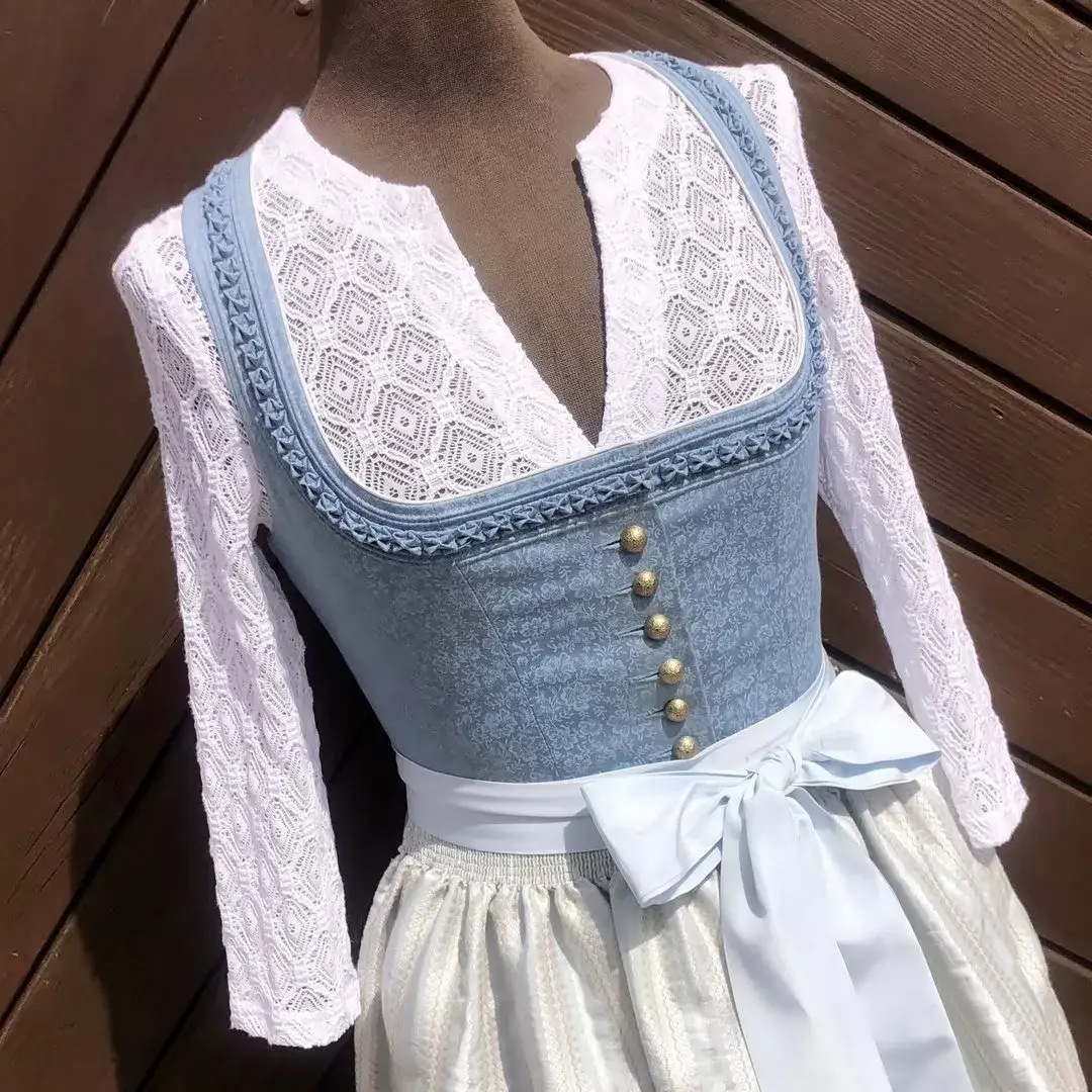 Waldorff Dirndlbluse langarm mit V-Ausschnitt No. 9 – Bild 1 – Chiemgauer Heimatwerk Trachten-Onlineshop Waldorff Dirndlbluse langarm mit V-Ausschnitt No. 9 - Bild 1 - Chiemgauer Heimatwerk Trachten-Onlineshop