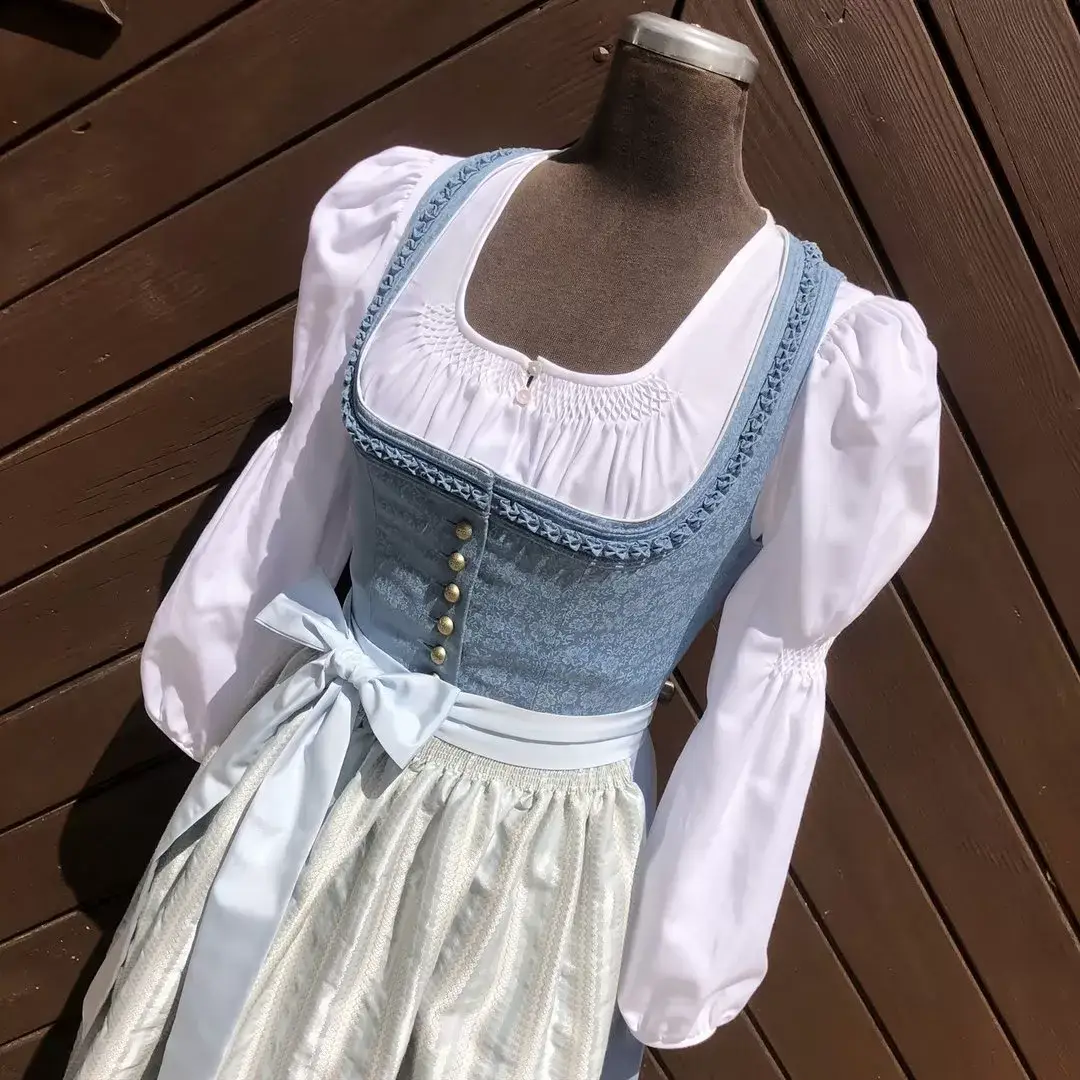 Waldorff Dirndlbluse mit handgefertigtem Smok No. 2 – Bild 1 – Chiemgauer Heimatwerk Trachten-Onlineshop Waldorff Dirndlbluse mit handgefertigtem Smok No. 2 - Bild 1 - Chiemgauer Heimatwerk Trachten-Onlineshop