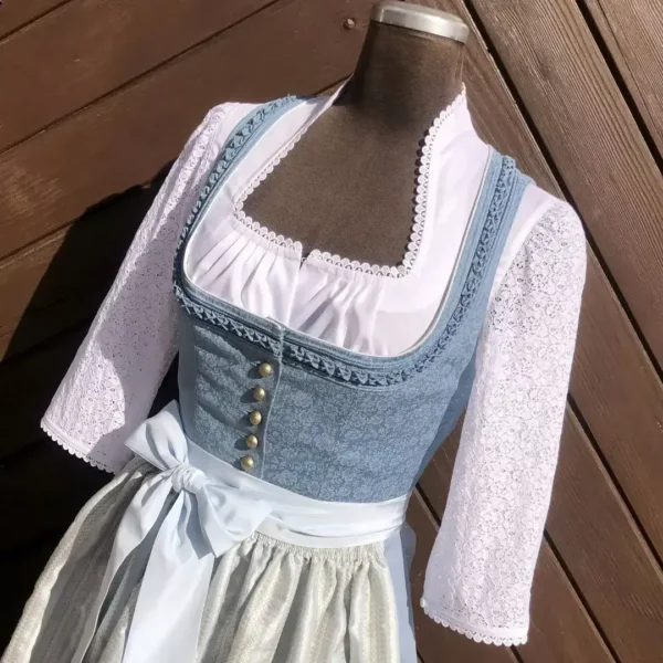 Waldorff Dirndlbluse weiß mit Spitzenärmeln No. 3 – Bild 1 – Chiemgauer Heimatwerk Trachten-Onlineshop Waldorff Dirndlbluse weiß mit Spitzenärmeln No. 3 - Bild 1 - Chiemgauer Heimatwerk Trachten-Onlineshop