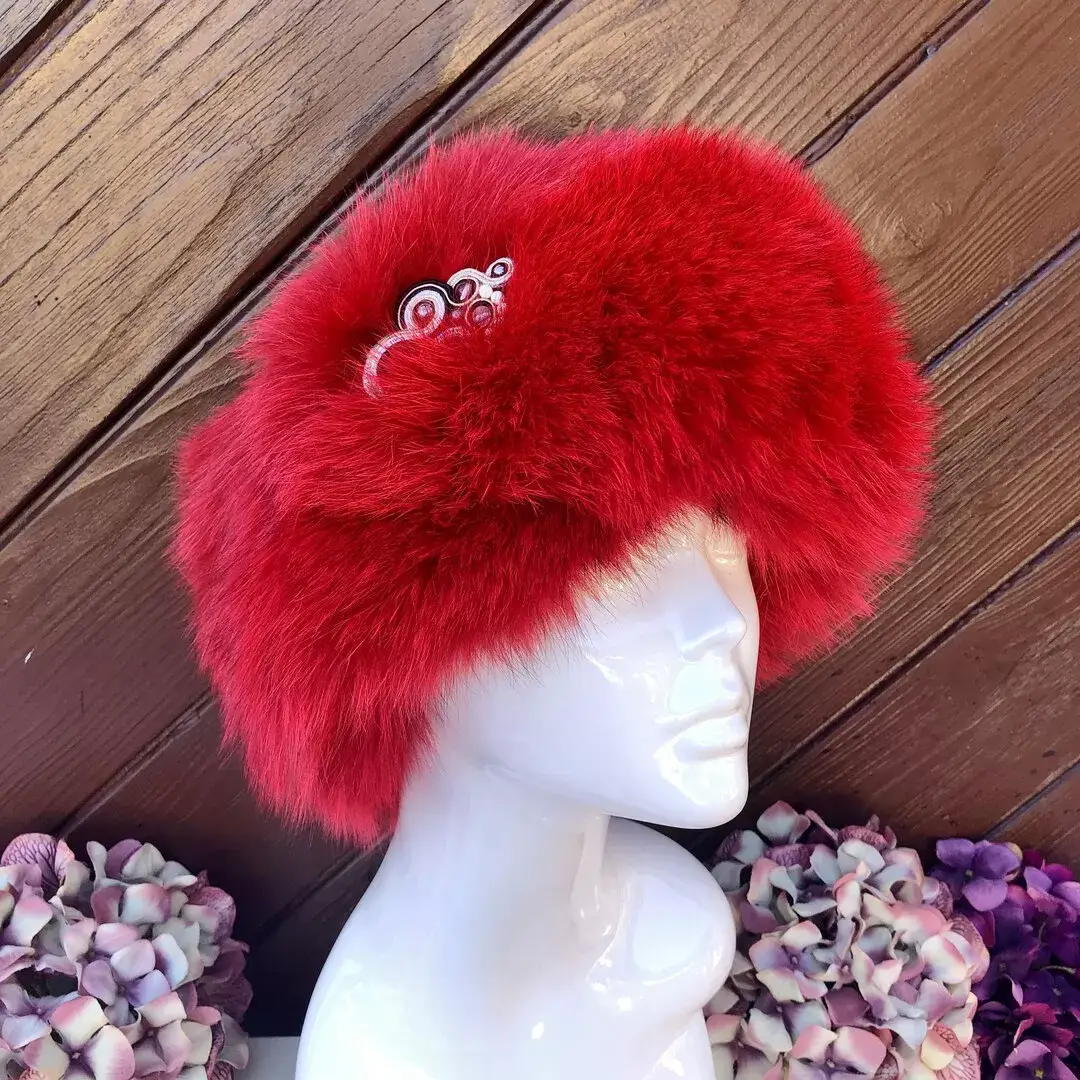 Wintermütze Pelzmütze aus Blaufuchs rot – Bild 2 – Chiemgauer Heimatwerk Trachten-Onlineshop Wintermütze Pelzmütze aus Blaufuchs rot - Bild 2 - Chiemgauer Heimatwerk Trachten-Onlineshop