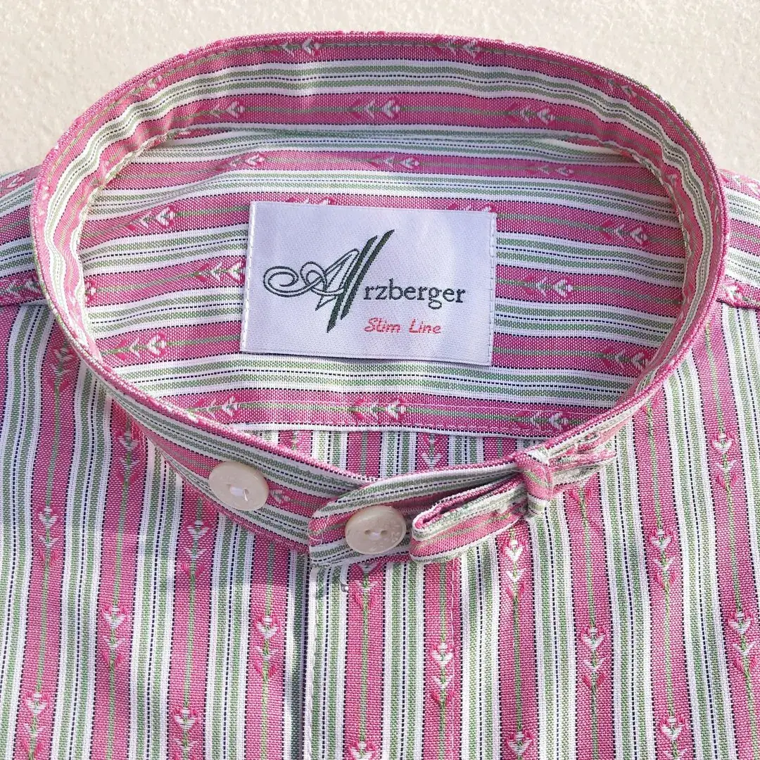 Arzberger Trachtenhemd Stehkragen gestreift No. 92 – Bild 2 – Chiemgauer Heimatwerk Trachten-Onlineshop Arzberger Trachtenhemd Stehkragen gestreift No. 92 - Bild 2 - Chiemgauer Heimatwerk Trachten-Onlineshop