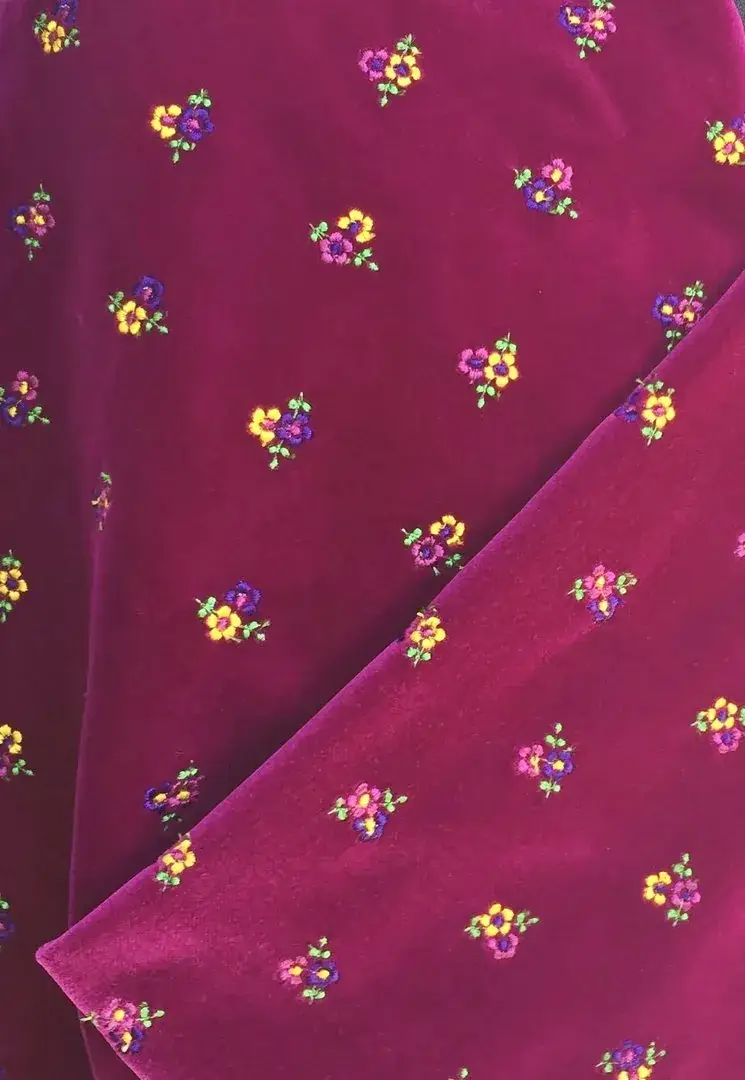 Bestickter Samt in fuchsia – Bild 8 – Chiemgauer Heimatwerk traditioneller Trachten-Onlineshop Bestickter Samt in fuchsia - Bild 8 - Chiemgauer Heimatwerk traditioneller Trachten-Onlineshop