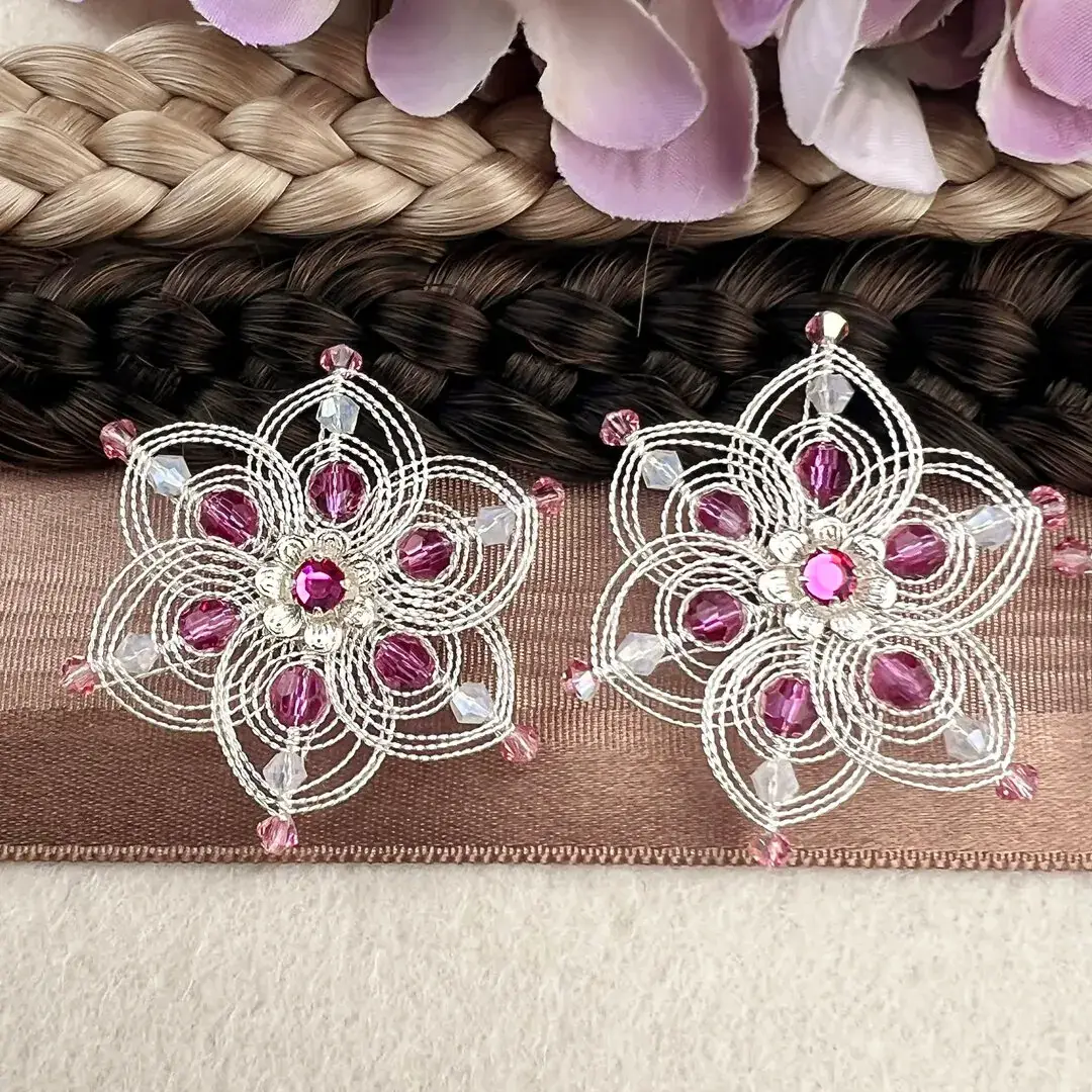 Cordonett-Blütenhaarnadeln silber im 3er Set fuchsia-opal No. 1 – Bild 8 – Chiemgauer Heimatwerk Trachten-Onlineshop Cordonett-Blütenhaarnadeln silber im 3er Set fuchsia-opal No. 1 - Bild 8 - Chiemgauer Heimatwerk Trachten-Onlineshop