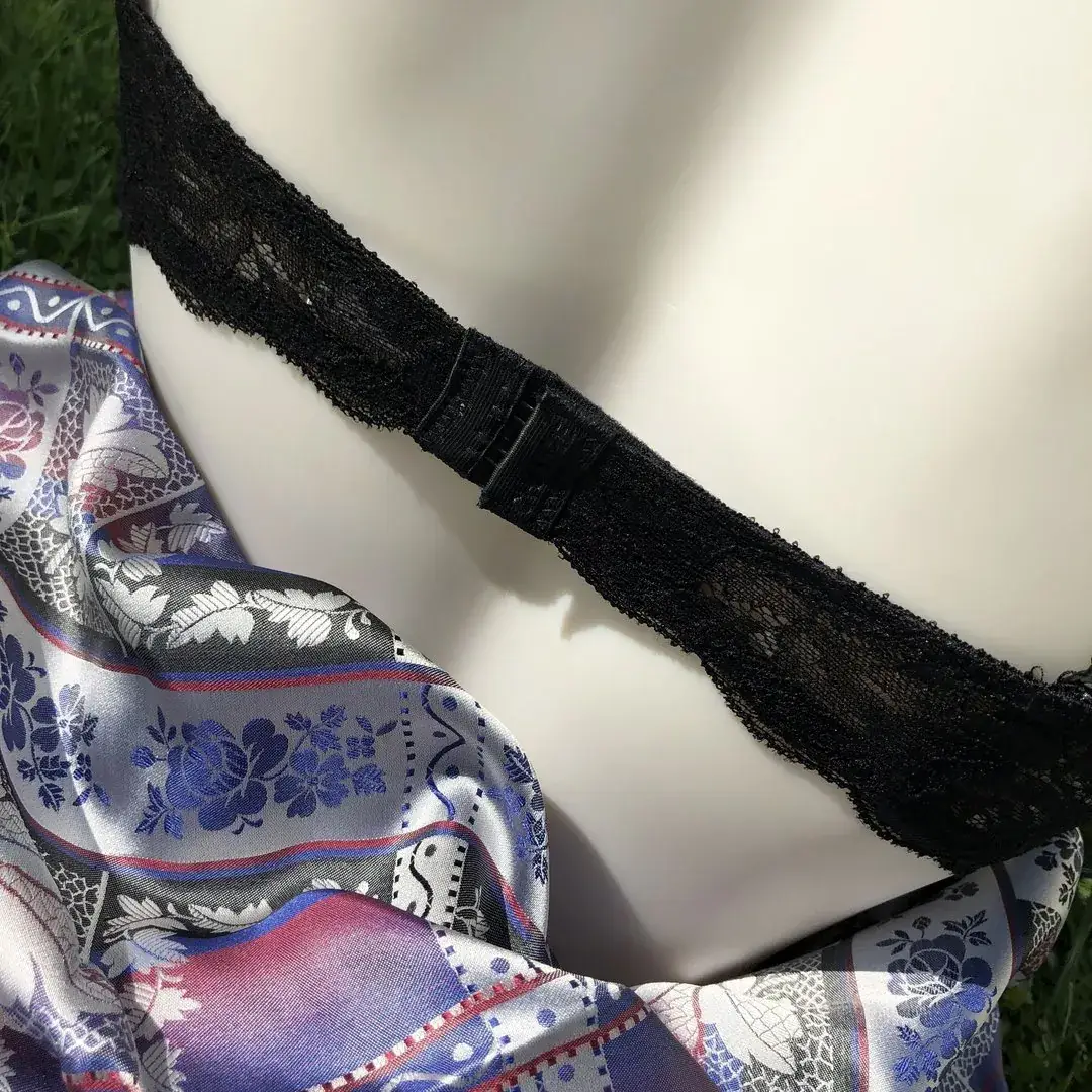 Dirndl-BH Push-up schwarz – Bild 21 – Chiemgauer Heimatwerk Trachten-Onlineshop Dirndl-BH Push-up schwarz - Bild 21 - Chiemgauer Heimatwerk Trachten-Onlineshop