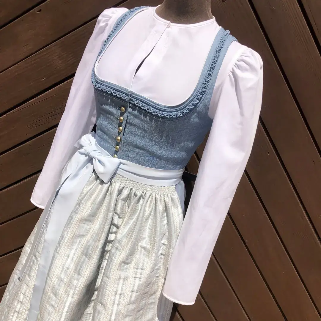 Dirndlbluse mit Handstickerei Tulpe weiß – Bild 17 – Chiemgauer Heimatwerk Trachten-Onlineshop Dirndlbluse mit Handstickerei Tulpe weiß - Bild 17 - Chiemgauer Heimatwerk Trachten-Onlineshop