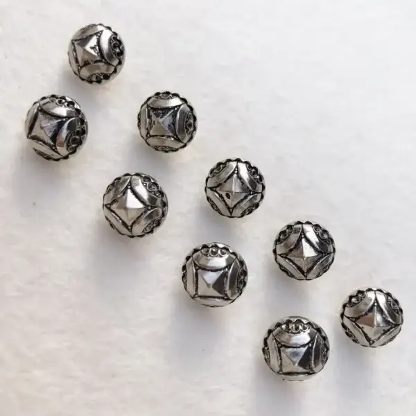 Dirndlknopf Trachtenknopf antik-silber No. 67 – Bild 1 – Chiemgauer Heimatwerk Trachten-Onlineshop Dirndlknopf Trachtenknopf antik-silber No. 67 - Bild 1 - Chiemgauer Heimatwerk Trachten-Onlineshop