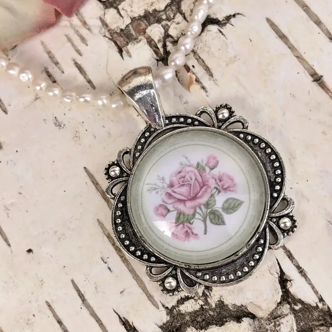 Dirndlschmuck Trachten-Amulett für Damen altrosa No. 1 – Bild 37 – Chiemgauer Heimatwerk Trachten-Onlineshop Dirndlschmuck Trachten-Amulett für Damen altrosa No. 1 - Bild 37 - Chiemgauer Heimatwerk Trachten-Onlineshop
