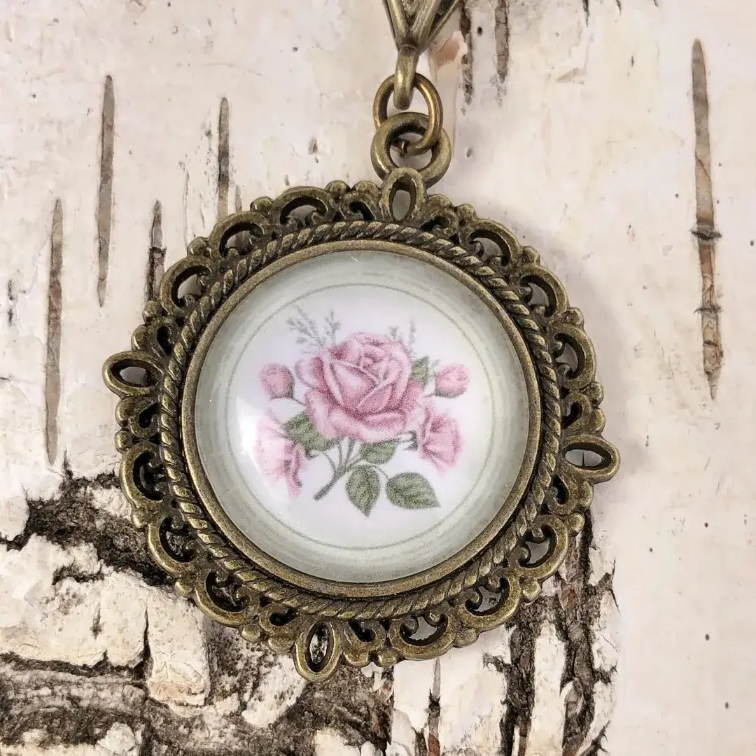 Dirndlschmuck Trachten-Amulett für Damen in altrosa – Bild 38 – Chiemgauer Heimatwerk Trachten-Onlineshop Dirndlschmuck Trachten-Amulett für Damen in altrosa - Bild 38 - Chiemgauer Heimatwerk Trachten-Onlineshop