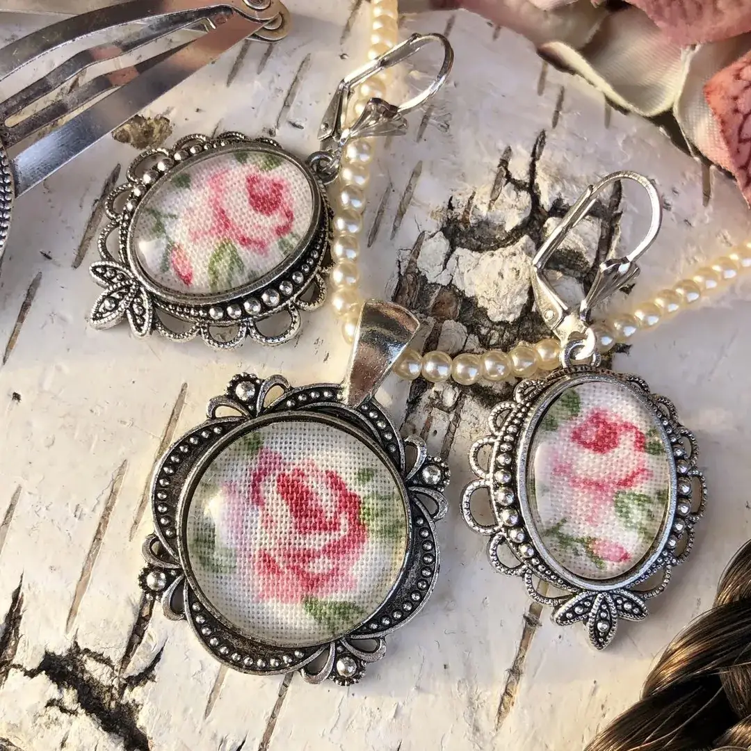 Dirndlschmuck Trachtenschmuck-Set für Damen No. 111 – Bild 7 – Chiemgauer Heimatwerk Trachten-Onlineshop Dirndlschmuck Trachtenschmuck-Set für Damen No. 111 - Bild 7 - Chiemgauer Heimatwerk Trachten-Onlineshop