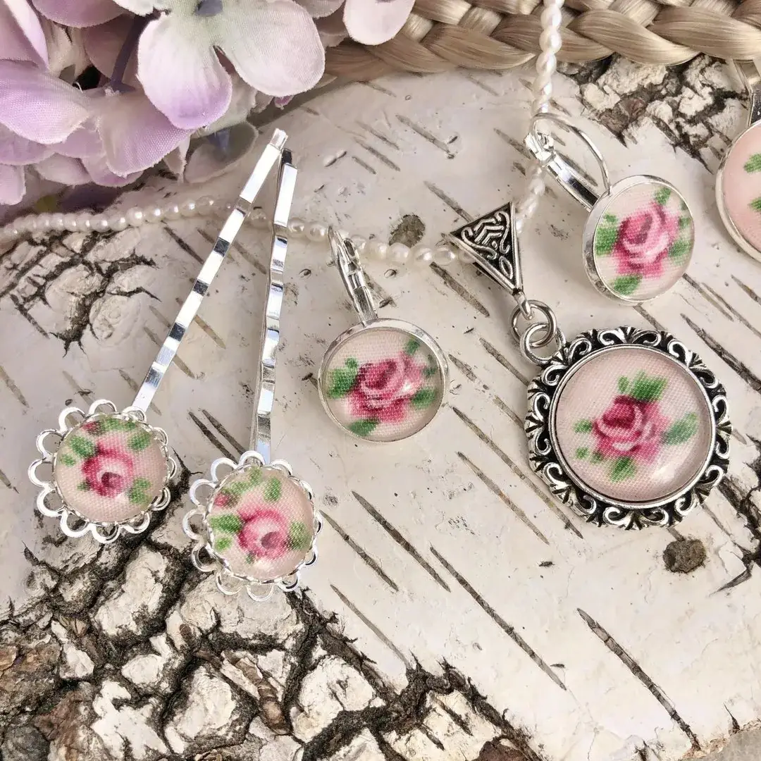 Dirndlschmuck Trachtenschmuck-Set für Damen No. 2 – Bild 15 – Chiemgauer Heimatwerk Trachten-Onlineshop Dirndlschmuck Trachtenschmuck-Set für Damen No. 2 - Bild 15 - Chiemgauer Heimatwerk Trachten-Onlineshop