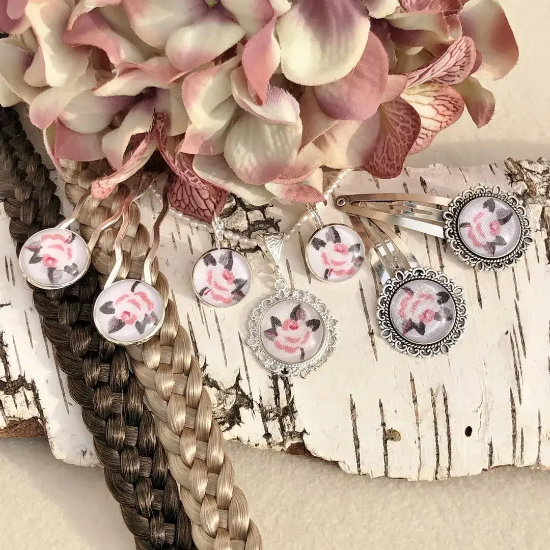 Dirndlschmuck Trachtenschmuck-Set für Damen No. 63 – Bild 11 – Chiemgauer Heimatwerk Trachten-Onlineshop Dirndlschmuck Trachtenschmuck-Set für Damen No. 63 - Bild 11 - Chiemgauer Heimatwerk Trachten-Onlineshop