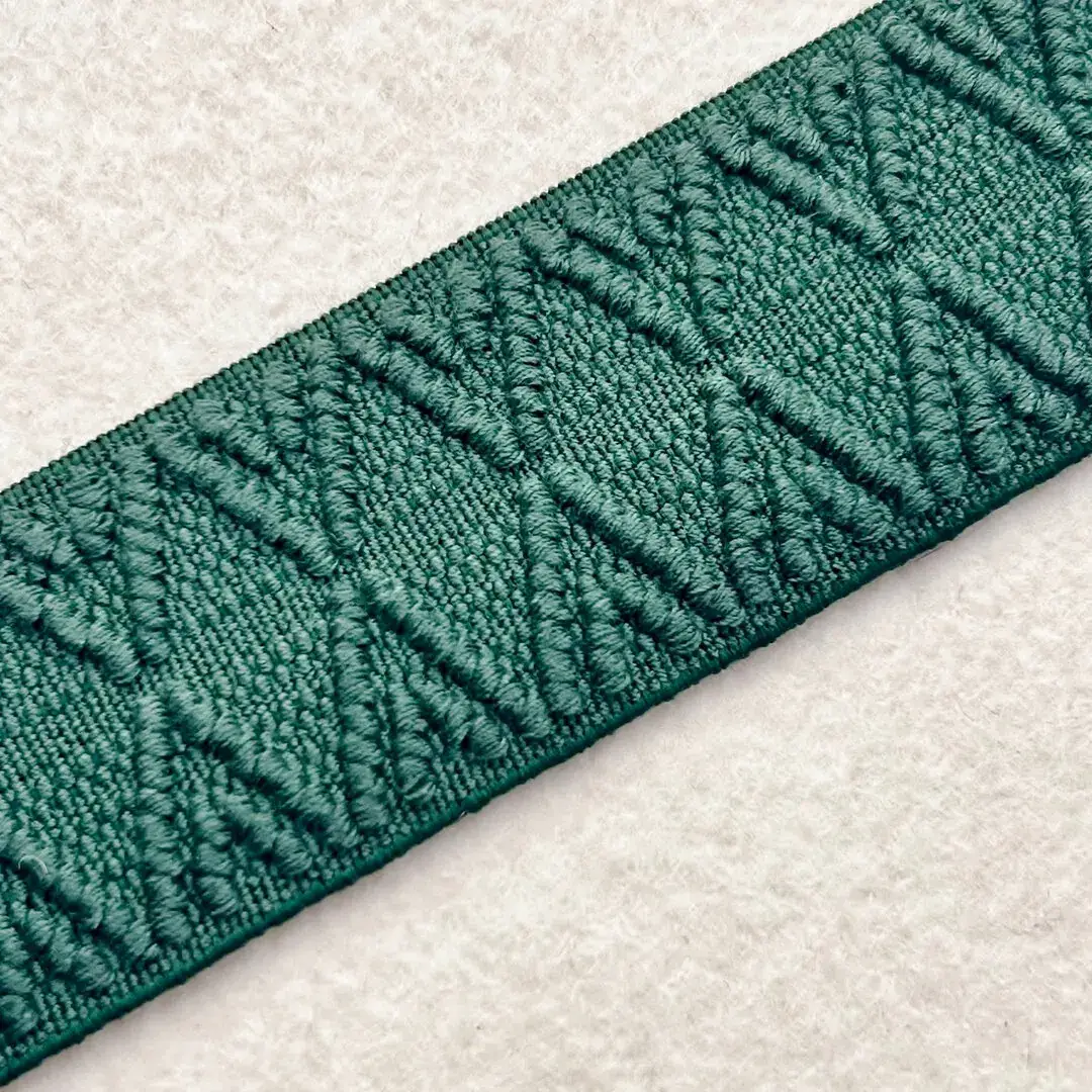 Elastisches Trachtenband in lodengrün – Bild 2 – Chiemgauer Heimatwerk Trachten-Onlineshop Elastisches Trachtenband in lodengrün - Bild 2 - Chiemgauer Heimatwerk Trachten-Onlineshop