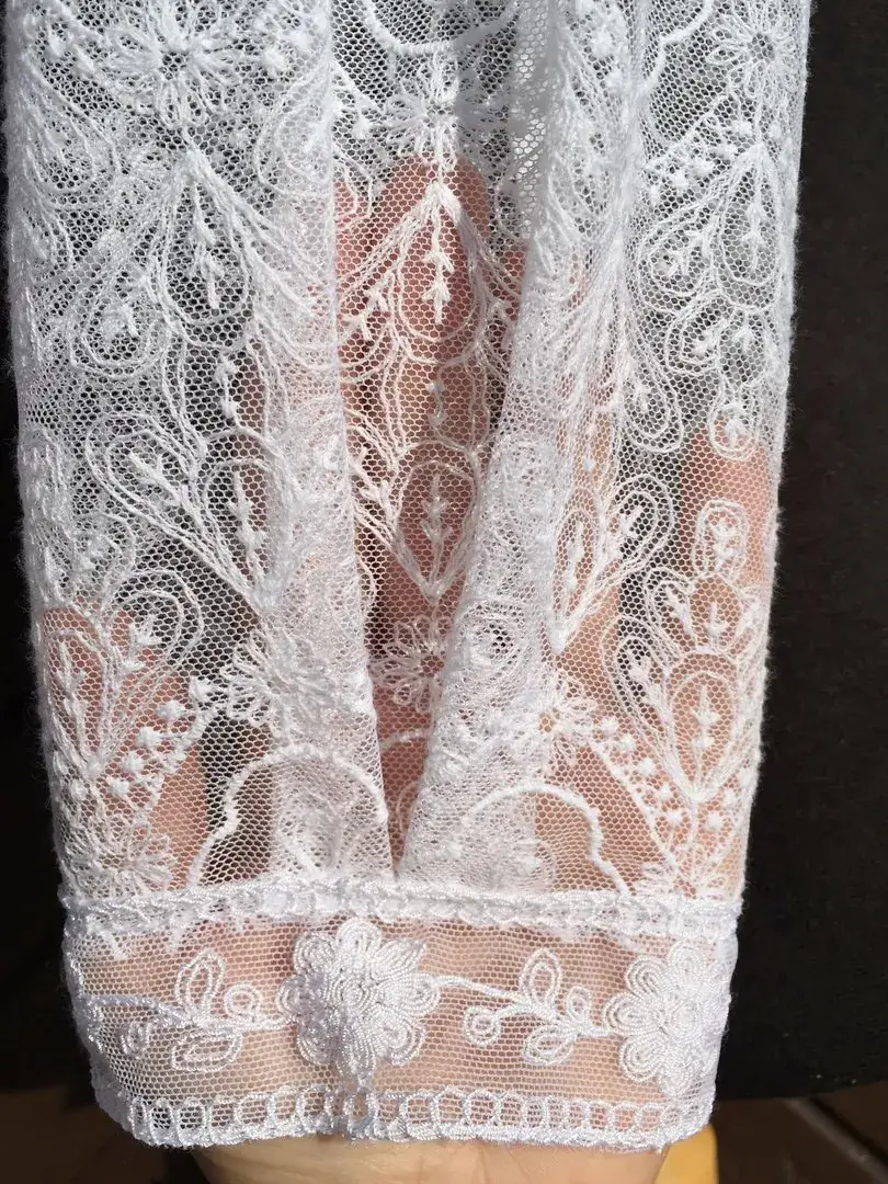 Elegante Waldorff Dirndlbluse mit Spitzenärmeln – Bild 7 – Chiemgauer Heimatwerk Trachten-Onlineshop Elegante Waldorff Dirndlbluse mit Spitzenärmeln - Bild 7 - Chiemgauer Heimatwerk Trachten-Onlineshop