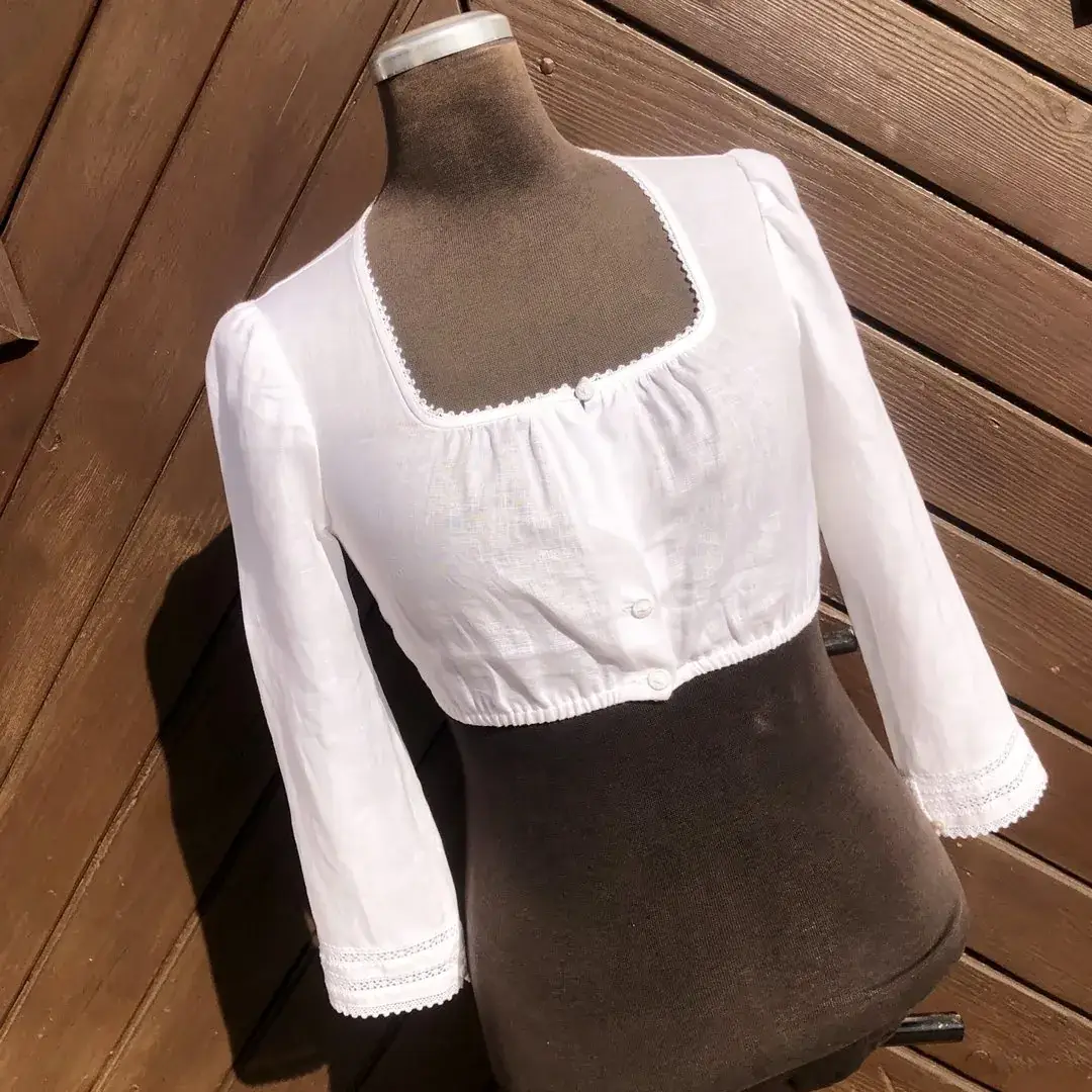 Festliche Waldorff Dirndlbluse aus Leinen No. 2 – Bild 2 – Chiemgauer Heimatwerk Trachten-Onlineshop Festliche Waldorff Dirndlbluse aus Leinen No. 2 - Bild 2 - Chiemgauer Heimatwerk Trachten-Onlineshop