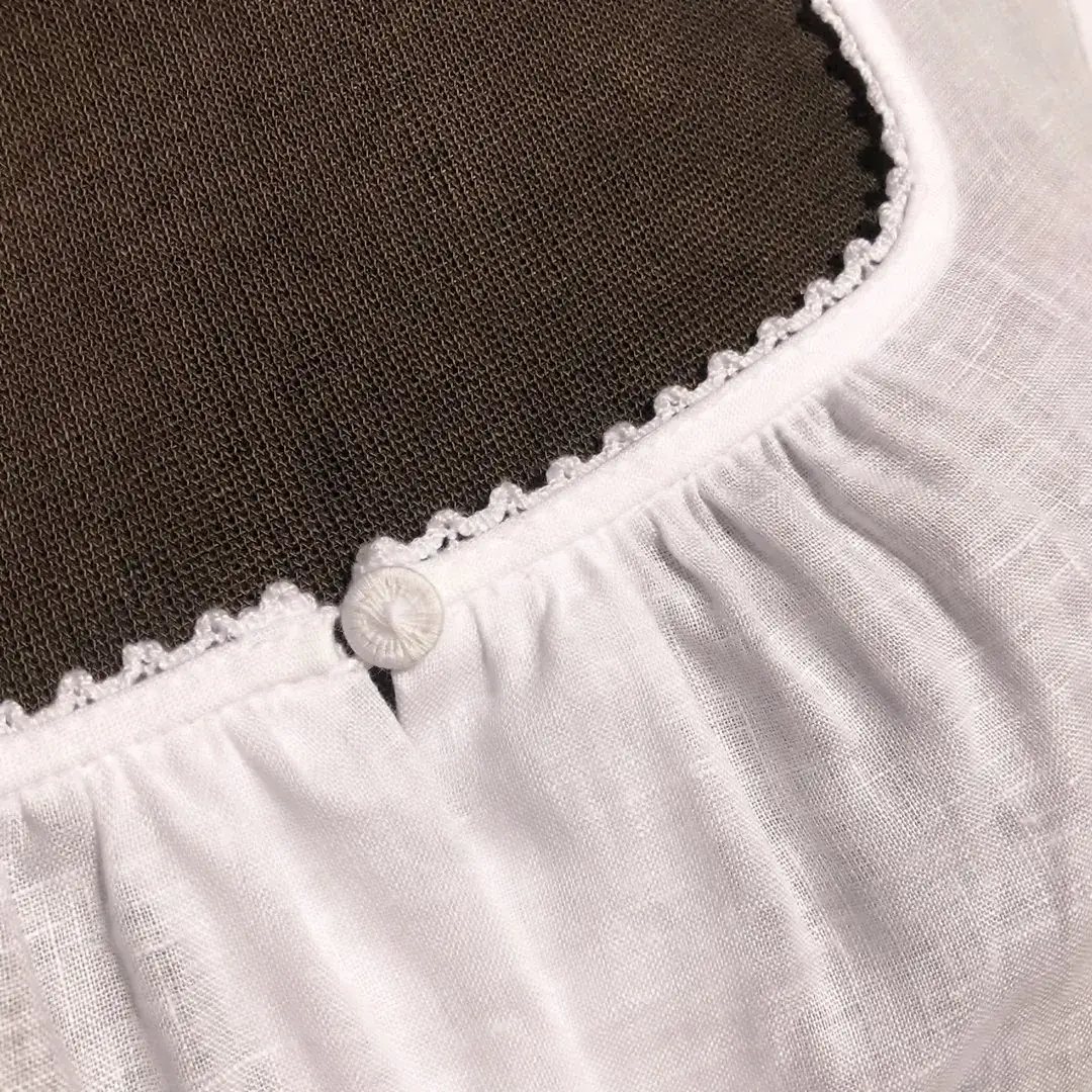 Festliche Waldorff Dirndlbluse aus Leinen No. 2 – Bild 4 – Chiemgauer Heimatwerk Trachten-Onlineshop Festliche Waldorff Dirndlbluse aus Leinen No. 2 - Bild 4 - Chiemgauer Heimatwerk Trachten-Onlineshop