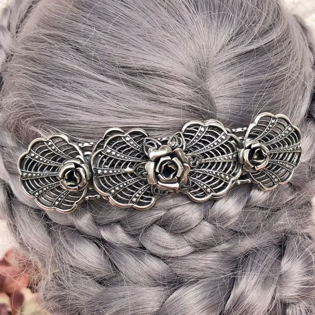 Filigrane Trachten-Haarspange antik-silber No. 2 – Bild 15 – Chiemgauer Heimatwerk Trachten-Onlineshop Filigrane Trachten-Haarspange antik-silber No. 2 - Bild 15 - Chiemgauer Heimatwerk Trachten-Onlineshop