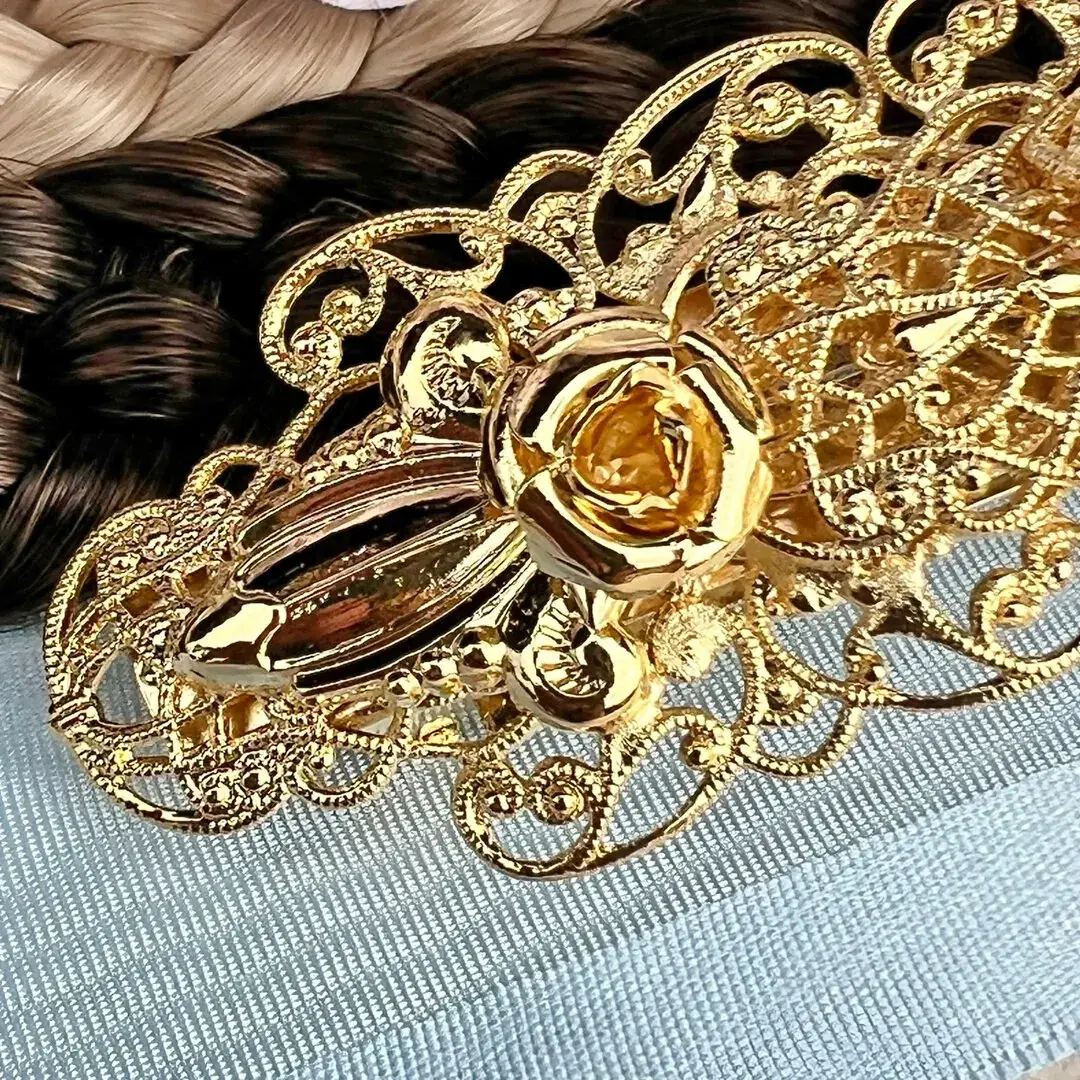 Filigrane Trachten-Haarspange gold No. 12 – Bild 7 – Chiemgauer Heimatwerk Trachten-Onlineshop Filigrane Trachten-Haarspange gold No. 12 - Bild 7 - Chiemgauer Heimatwerk Trachten-Onlineshop