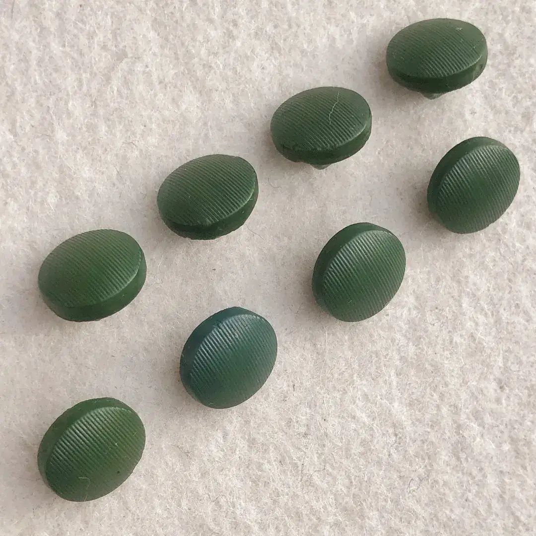 Gablonzer Knopf aus echtem Glas grün – Bild 7 – Chiemgauer Heimatwerk Trachten-Onlineshop Gablonzer Knopf aus echtem Glas grün - Bild 7 - Chiemgauer Heimatwerk Trachten-Onlineshop