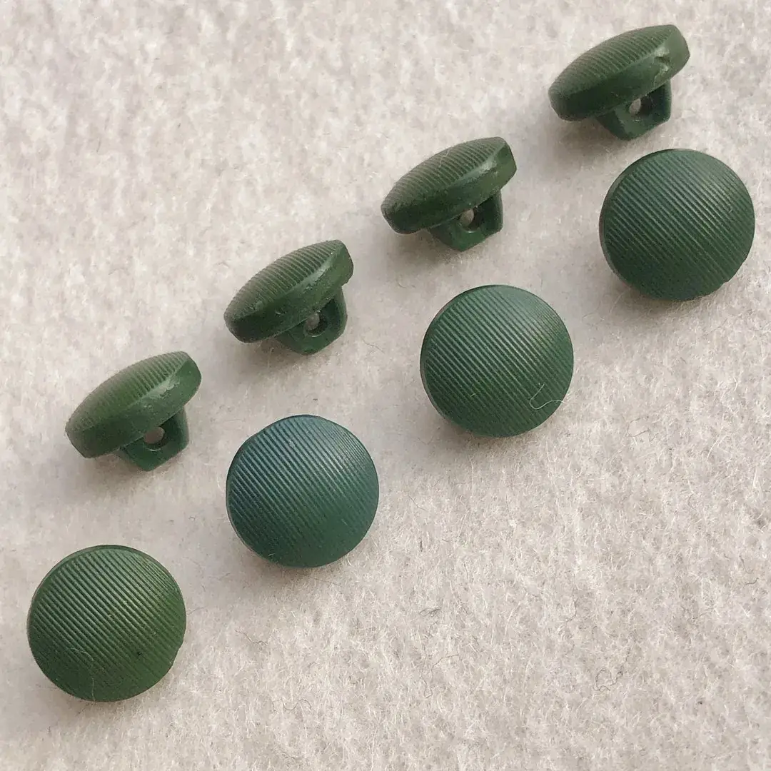 Gablonzer Knopf aus echtem Glas grün – Bild 9 – Chiemgauer Heimatwerk Trachten-Onlineshop Gablonzer Knopf aus echtem Glas grün - Bild 9 - Chiemgauer Heimatwerk Trachten-Onlineshop