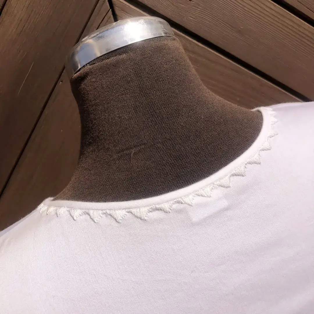 Gössl Dirndlbluse kurzarm Pfoadl mit Stickerei – Bild 26 – Chiemgauer Heimatwerk Trachten-Onlineshop Gössl Dirndlbluse kurzarm Pfoadl mit Stickerei - Bild 26 - Chiemgauer Heimatwerk Trachten-Onlineshop