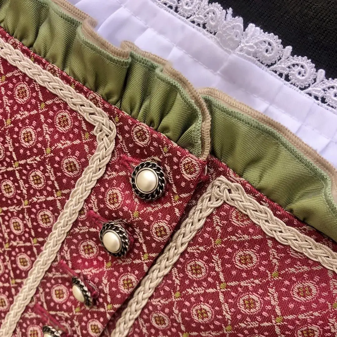 Hammerschmid Dirndl rot-taupe – Bild 14 – Chiemgauer Heimatwerk Trachten-Onlineshop Hammerschmid Dirndl rot-taupe - Bild 14 - Chiemgauer Heimatwerk Trachten-Onlineshop