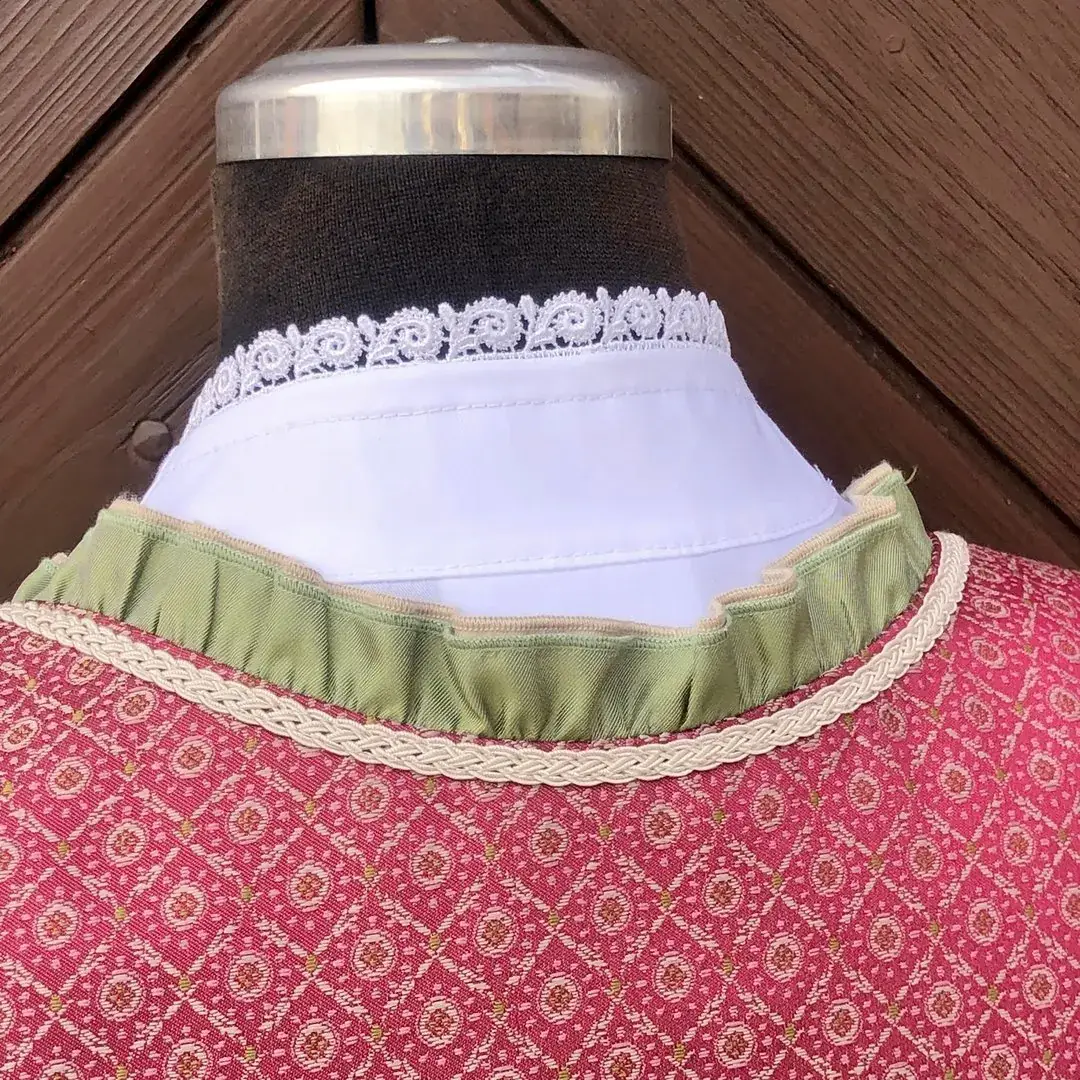 Hammerschmid Dirndl rot-taupe – Bild 19 – Chiemgauer Heimatwerk Trachten-Onlineshop Hammerschmid Dirndl rot-taupe - Bild 19 - Chiemgauer Heimatwerk Trachten-Onlineshop