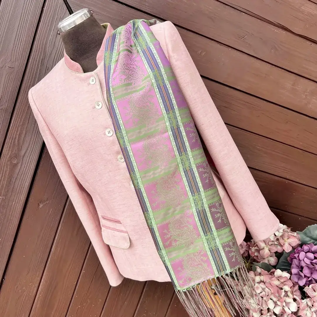 Hammerschmid Trachtenjacke für Damen in altrosa – Bild 2 – Chiemgauer Heimatwerk Trachten-Onlineshop Hammerschmid Trachtenjacke für Damen in altrosa - Bild 2 - Chiemgauer Heimatwerk Trachten-Onlineshop