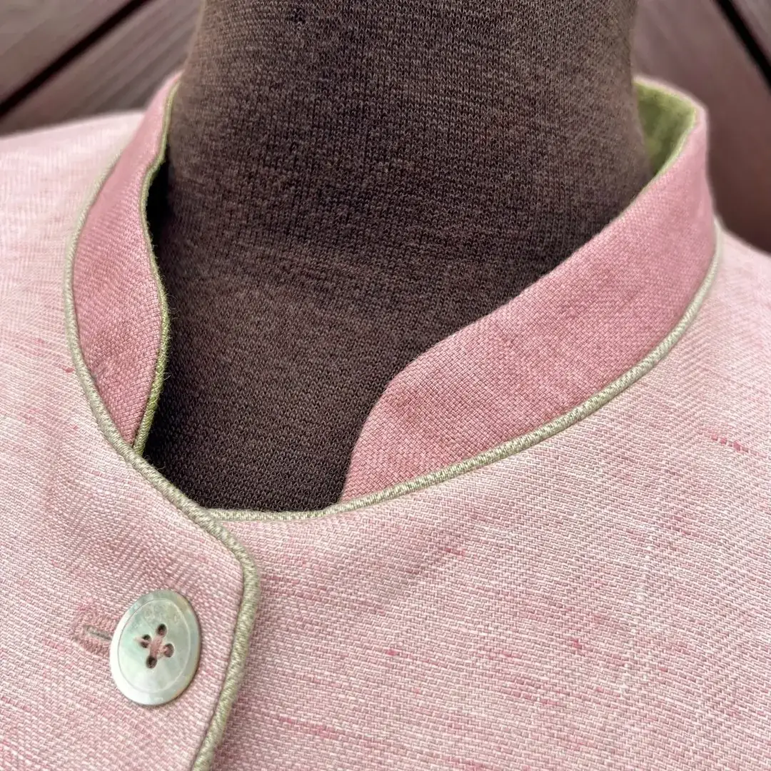 Hammerschmid Trachtenjacke für Damen in altrosa – Bild 8 – Chiemgauer Heimatwerk Trachten-Onlineshop Hammerschmid Trachtenjacke für Damen in altrosa - Bild 8 - Chiemgauer Heimatwerk Trachten-Onlineshop