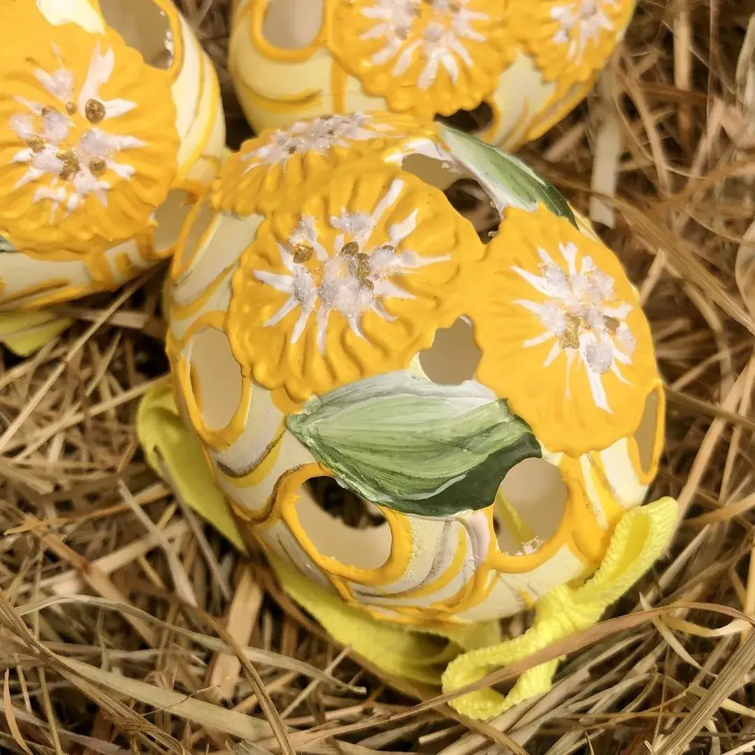 Handbemalte Ostereier mit Blüten gelb – Bild 12 – Chiemgauer Heimatwerk Trachten-Onlineshop Handbemalte Ostereier mit Blüten gelb - Bild 12 - Chiemgauer Heimatwerk Trachten-Onlineshop