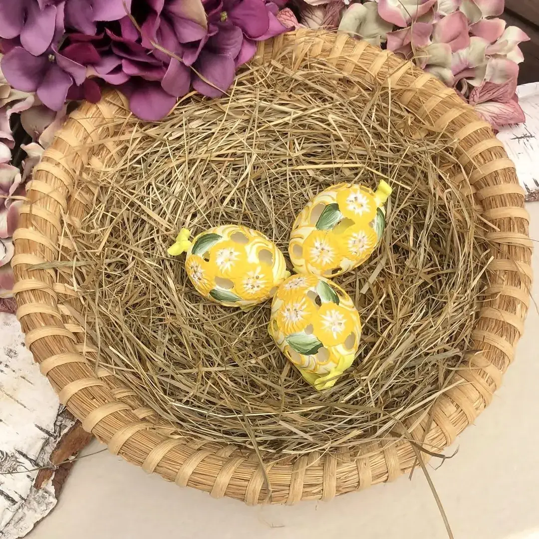 Handbemalte Ostereier mit Blüten gelb – Bild 2 – Chiemgauer Heimatwerk Trachten-Onlineshop Handbemalte Ostereier mit Blüten gelb - Bild 2 - Chiemgauer Heimatwerk Trachten-Onlineshop