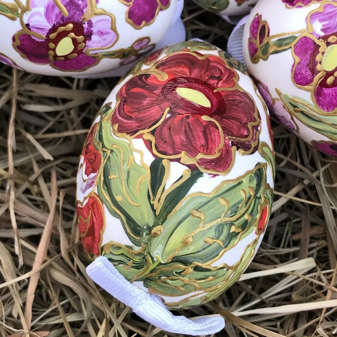 Handbemalte Ostereier mit Blüten weinrot – Bild 15 – Chiemgauer Heimatwerk Trachten-Onlineshop Handbemalte Ostereier mit Blüten weinrot - Bild 15 - Chiemgauer Heimatwerk Trachten-Onlineshop