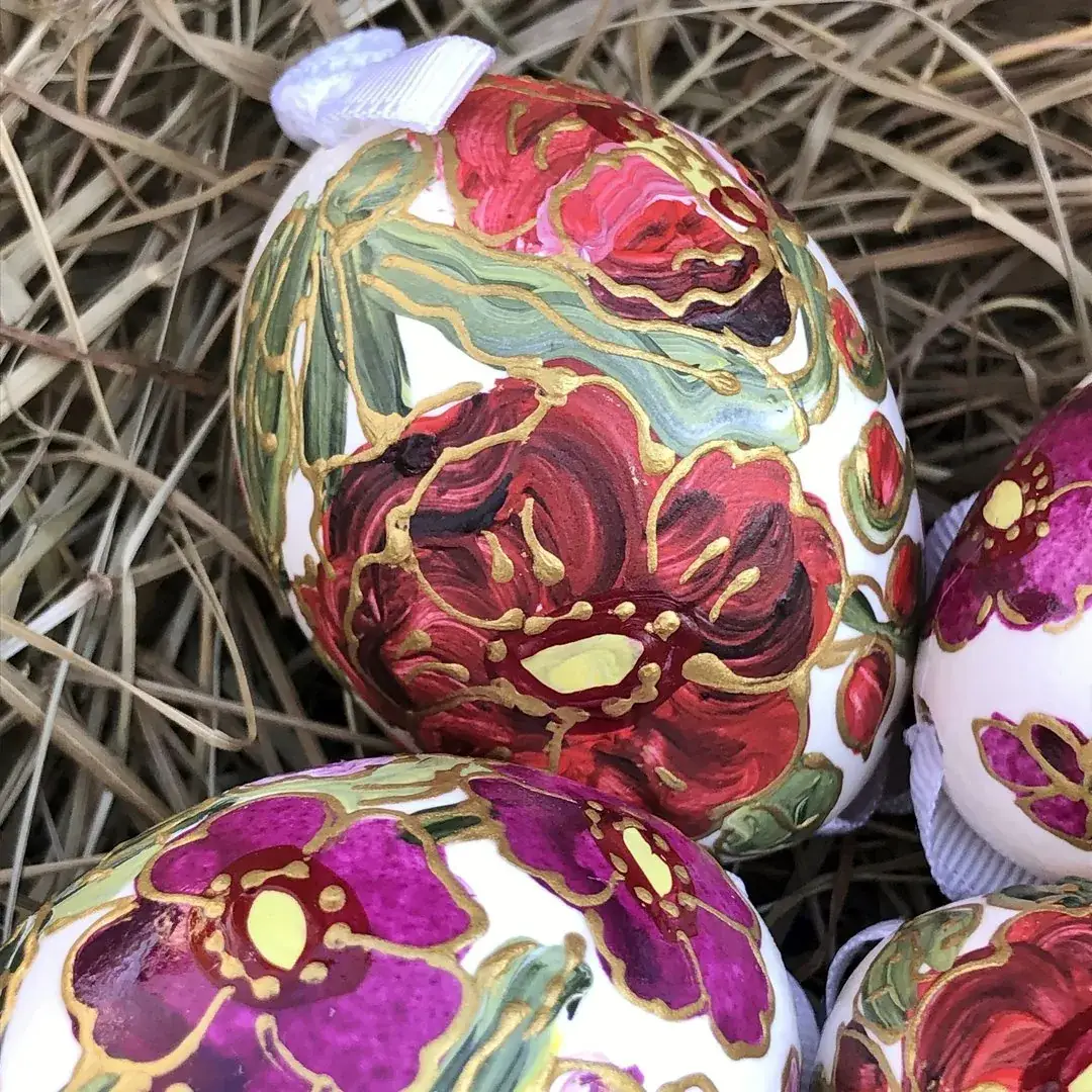 Handbemalte Ostereier mit Blüten weinrot – Bild 6 – Chiemgauer Heimatwerk Trachten-Onlineshop Handbemalte Ostereier mit Blüten weinrot - Bild 6 - Chiemgauer Heimatwerk Trachten-Onlineshop